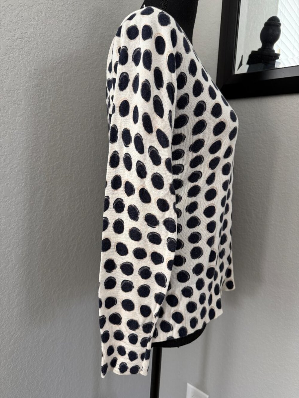 BANANA REPUBLIC Ivory Graphic Dots Button Cardigan Sweater Medium - Picture 5 of 15